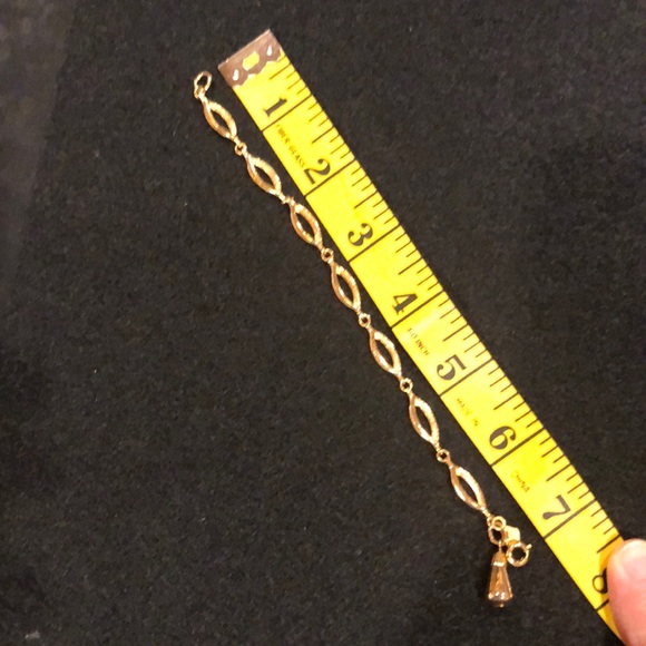 Vintage Sarah Coventry gold bracelet - Picture 2 of 3